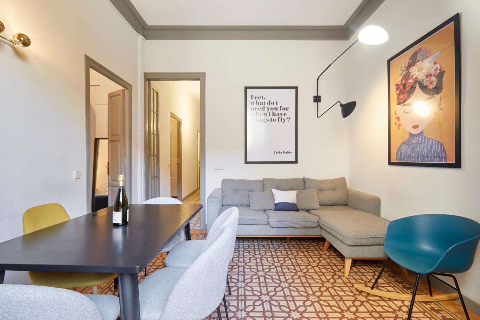 Apartment Classic Catalan Family With Balcony By Maison Pinata Barcelona