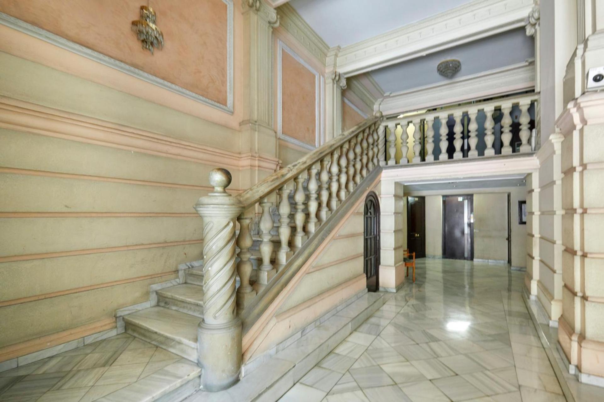 Classic Catalan Family With Balcony By Maison Pinata Barcelona