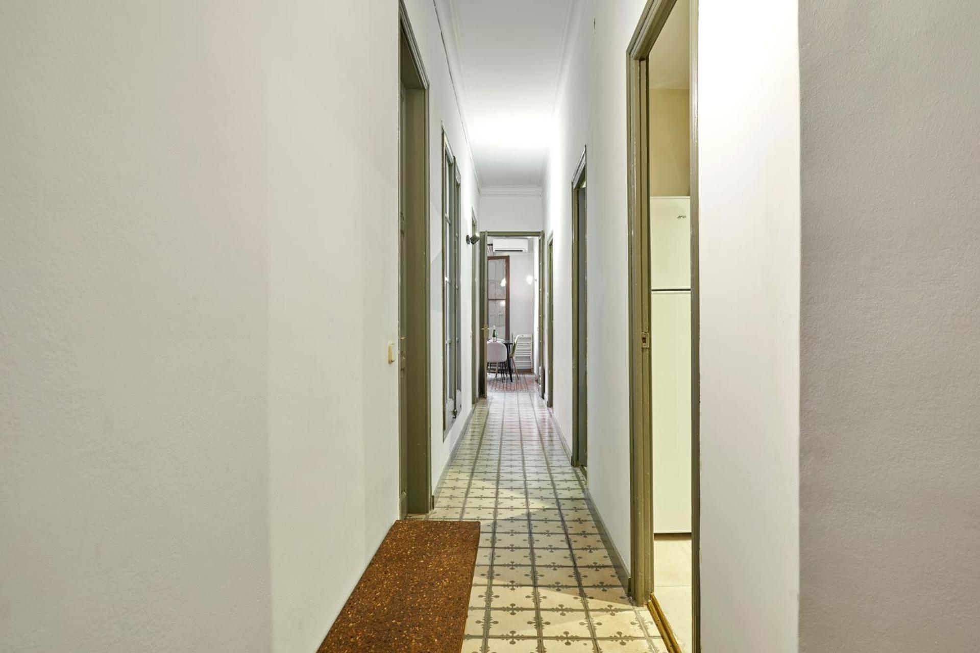 Apartment Classic Catalan Family With Balcony By Maison Pinata