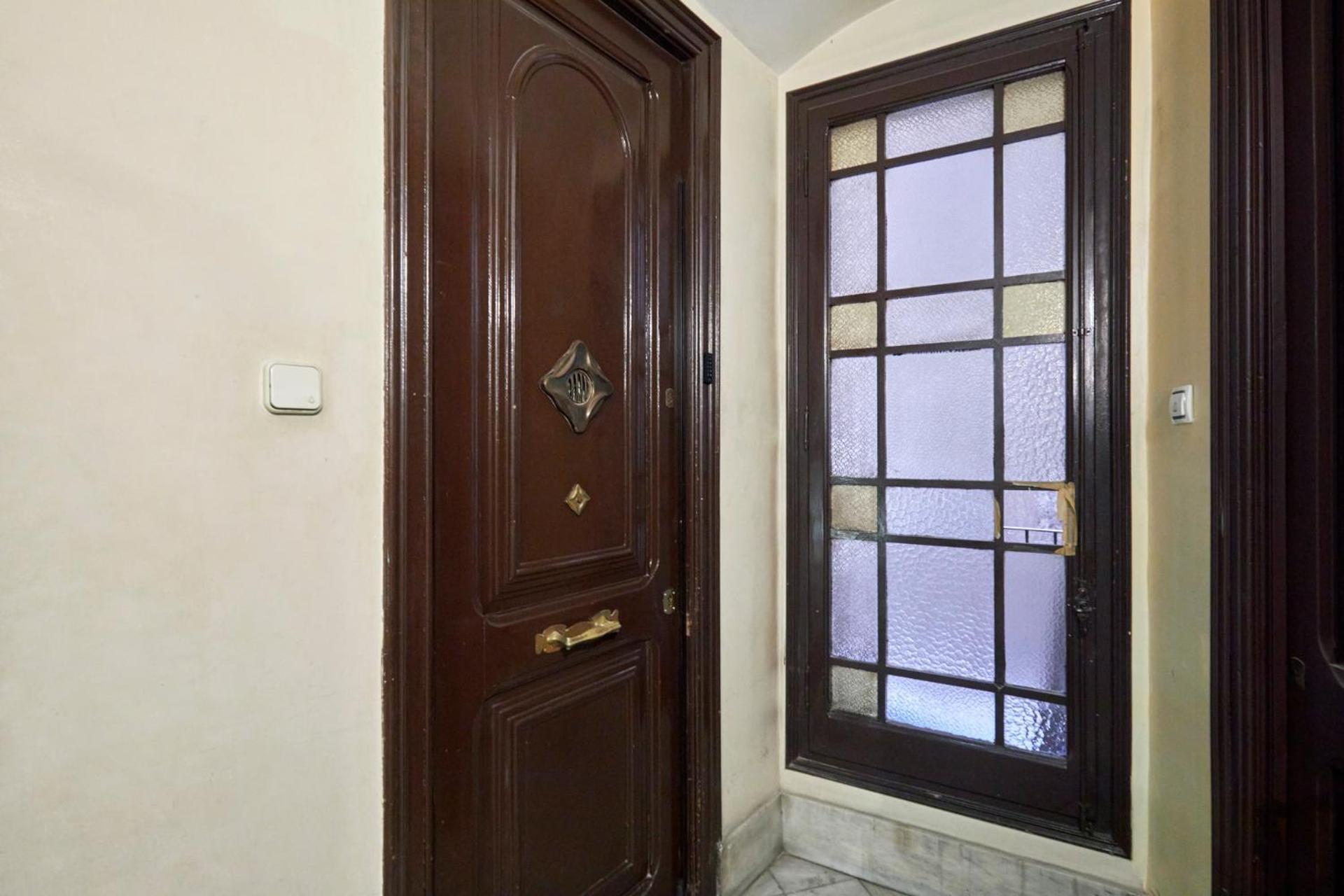 Classic Catalan Family With Balcony By Maison Pinata Apartment Barcelona