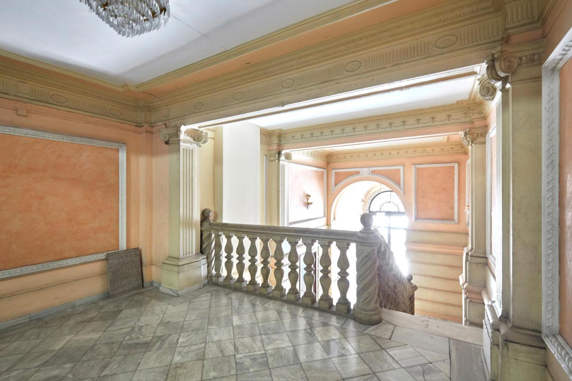 Apartment Classic Catalan Family With Balcony By Maison Pinata Barcelona